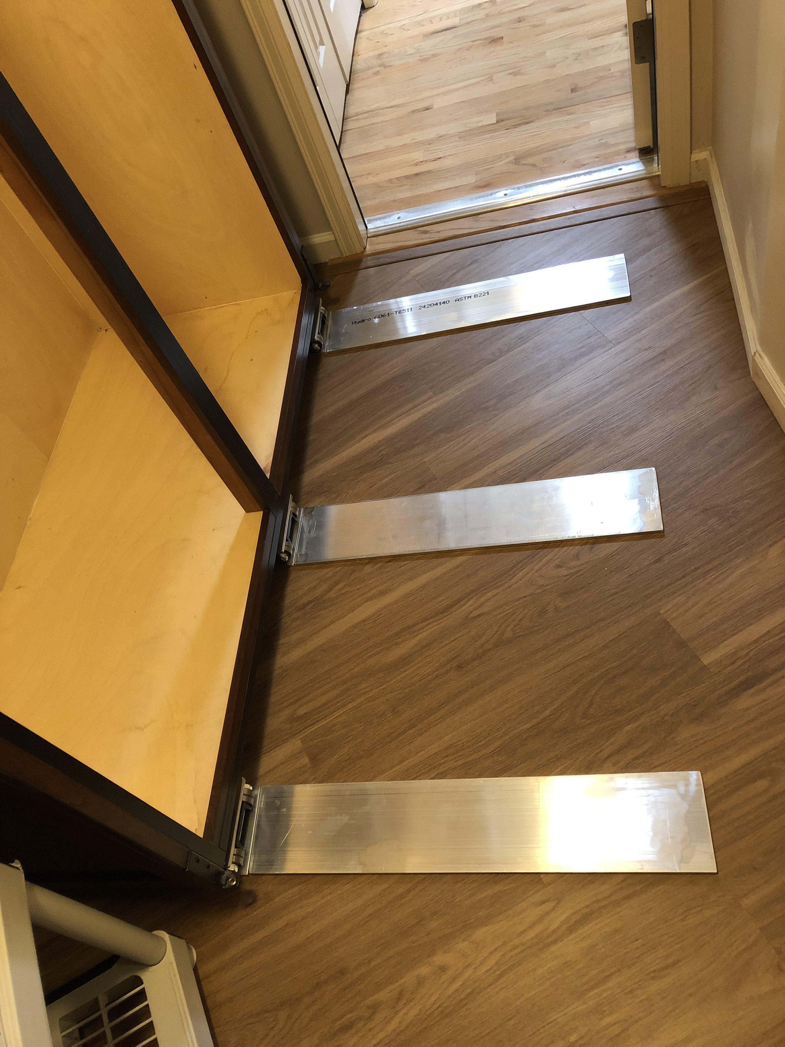Removable floor plates