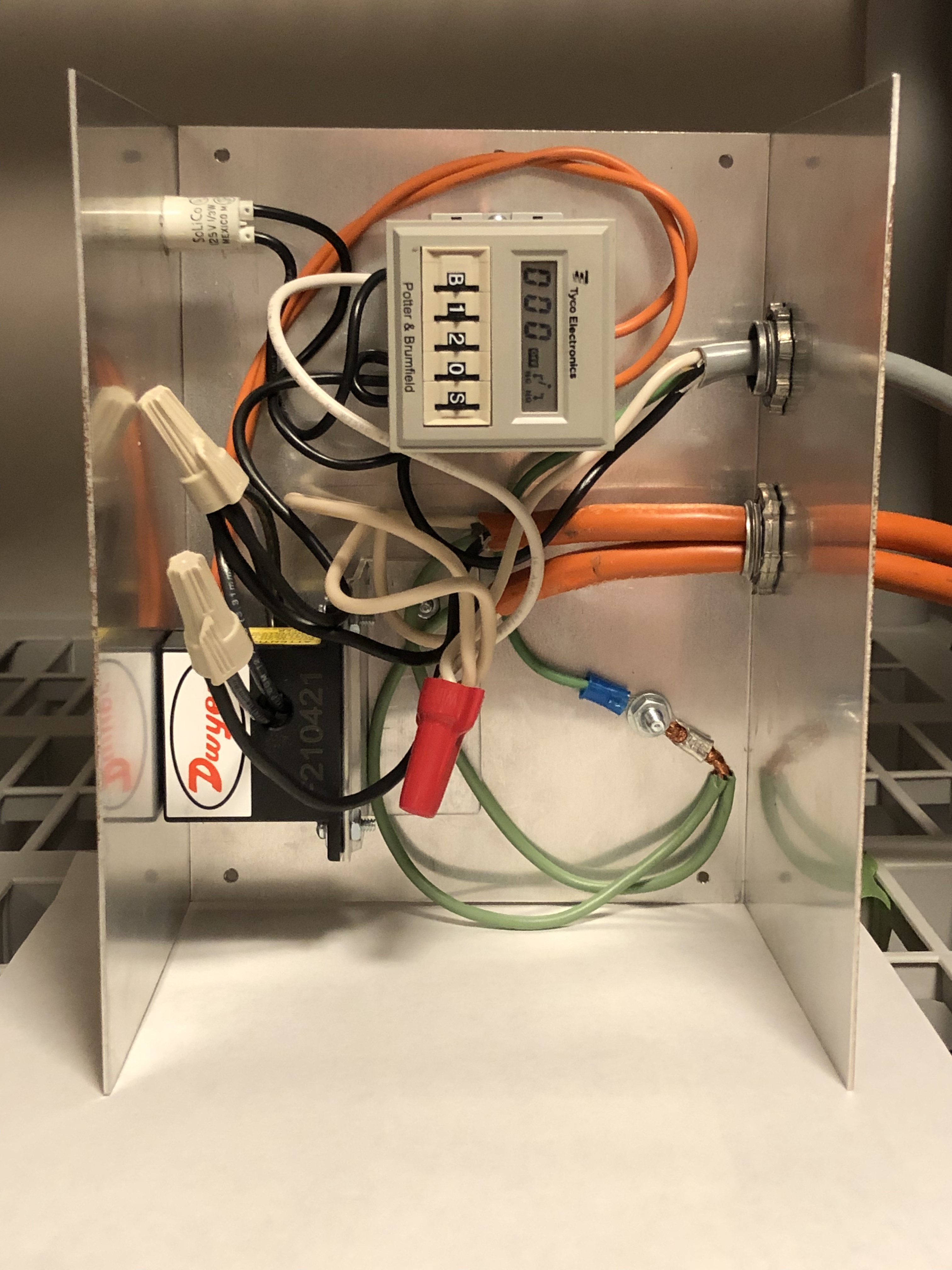 Auxiliary Fan Control, assembled hobby box.