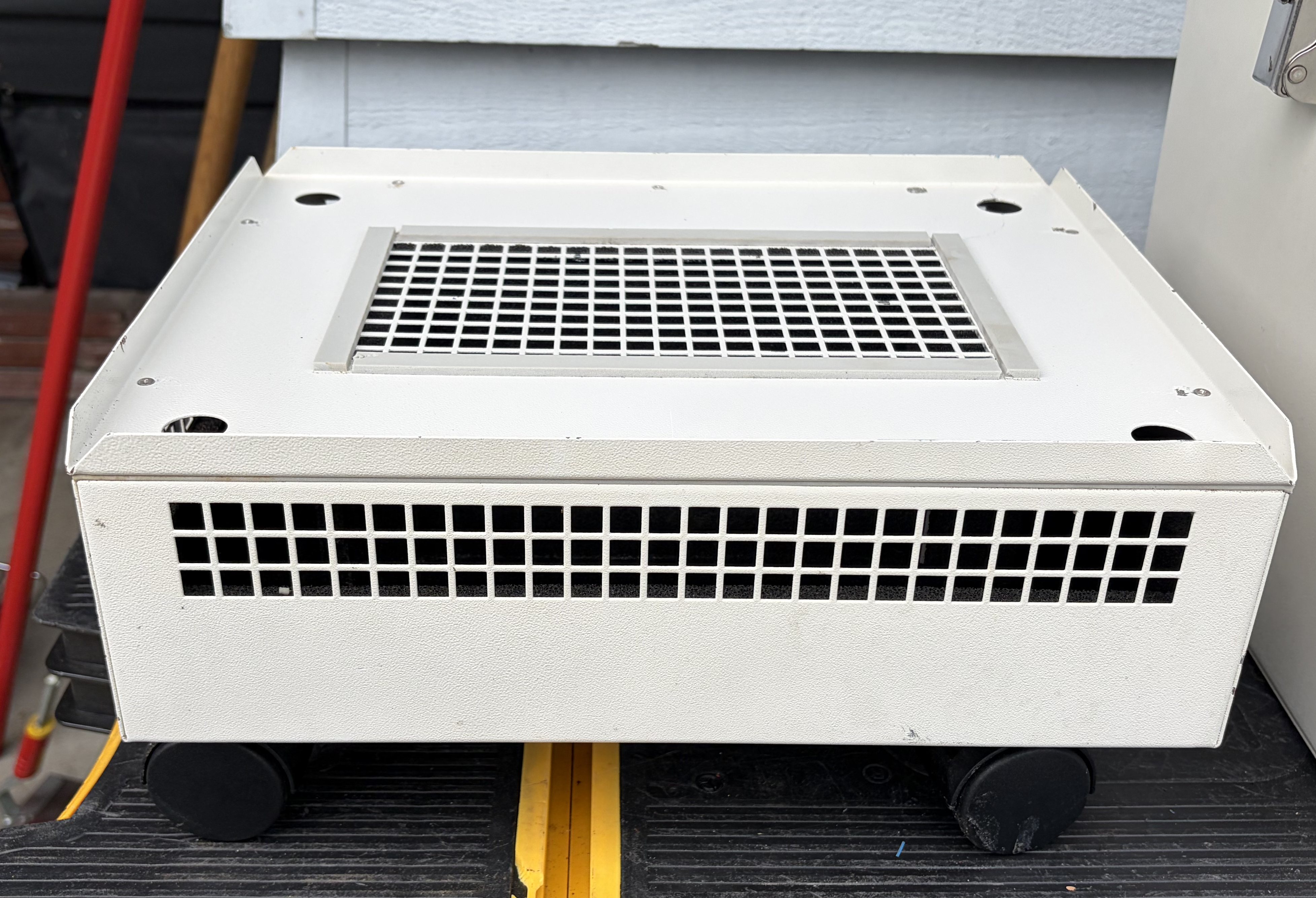 Pace Silencer Cart 8885-1225-P1, side view