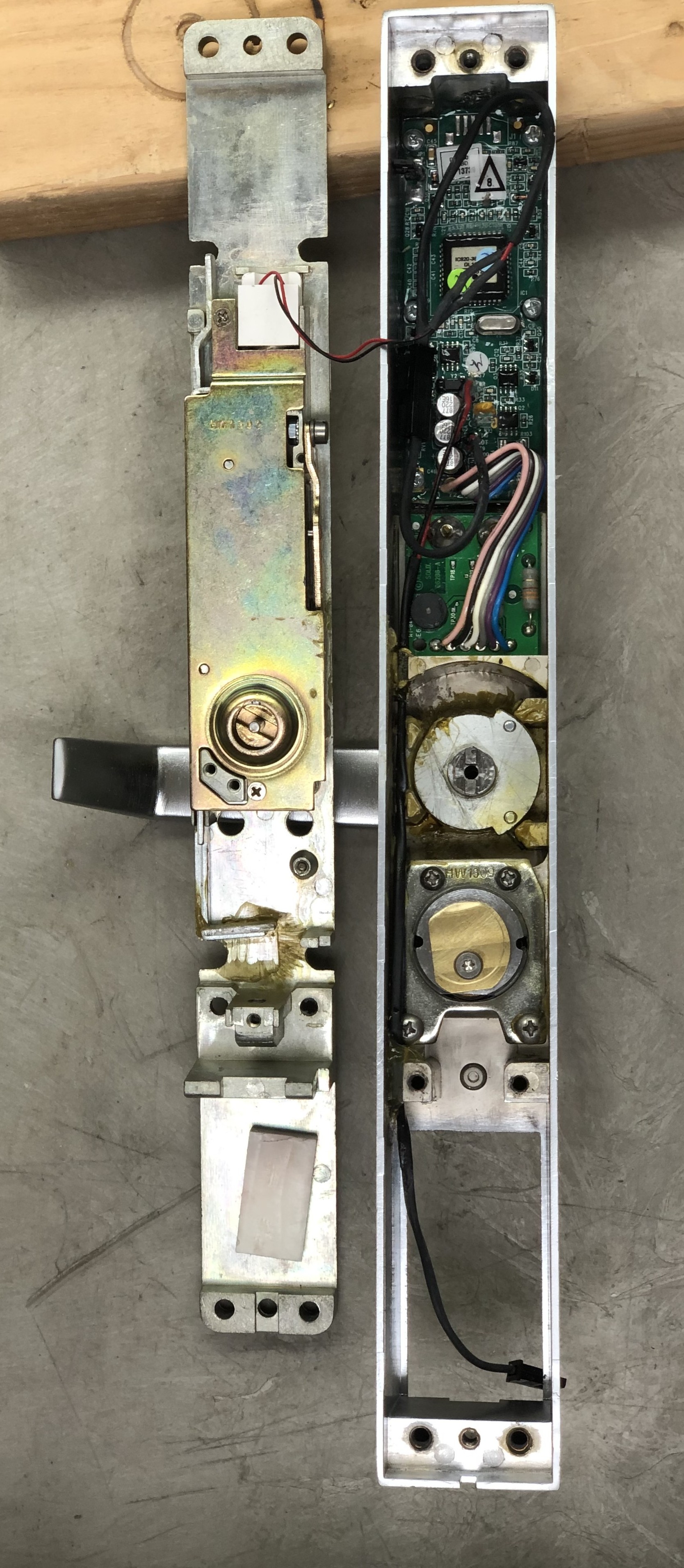 Alarm Lock DL1300, backplate removed